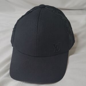 Louis Vuitton Monogram LV Black Cap